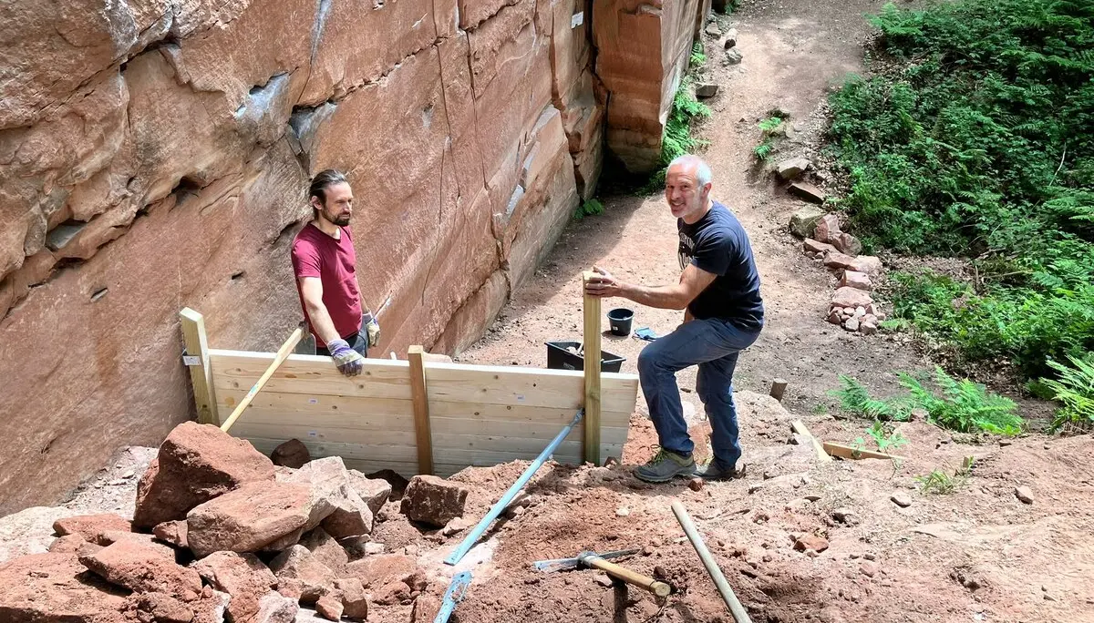 Bau einer Mauer | © DAV AB