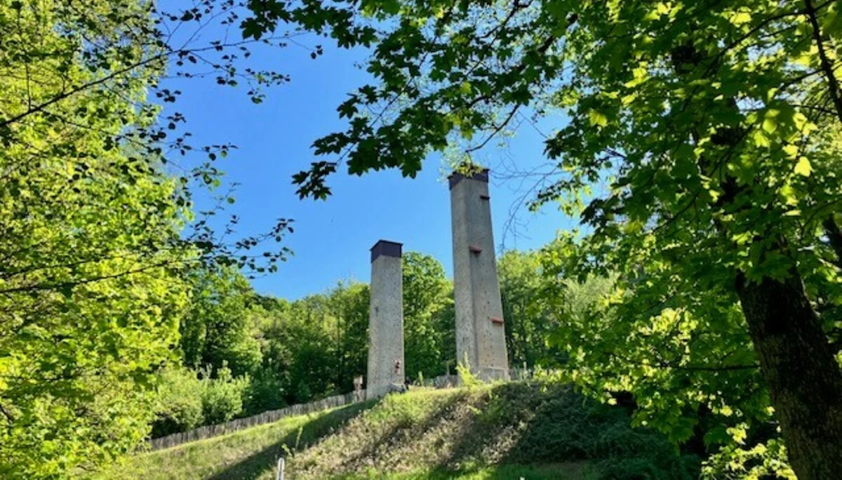 Kletterpfeiler auf dem Freizeitgelände  Waldaschaff  | © Christoph Sauer