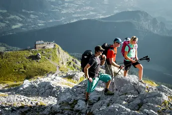 Wanderer an der Watzmanhütte | © DAV/Hans Herbig