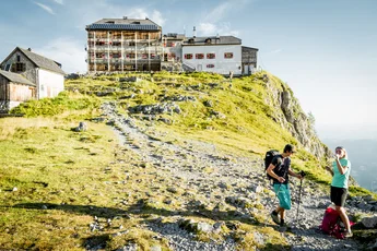 Landschaft mit Watzmanhütte | © DAV/Hans Herbig