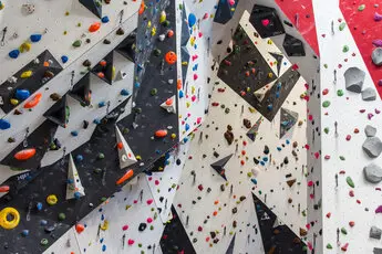 Kletterwand im Kletterzentrum Aschaffenburg | © DAV AB